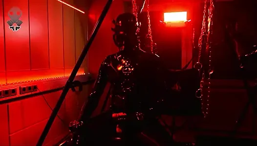 Rubberdrone kırmızı ışıkta mastürbasyon yapıyor