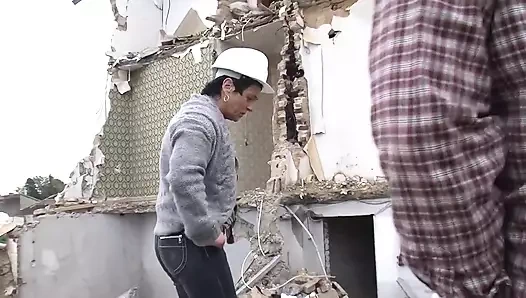 Büyük götlü olgun sürtük sert sikiliyor