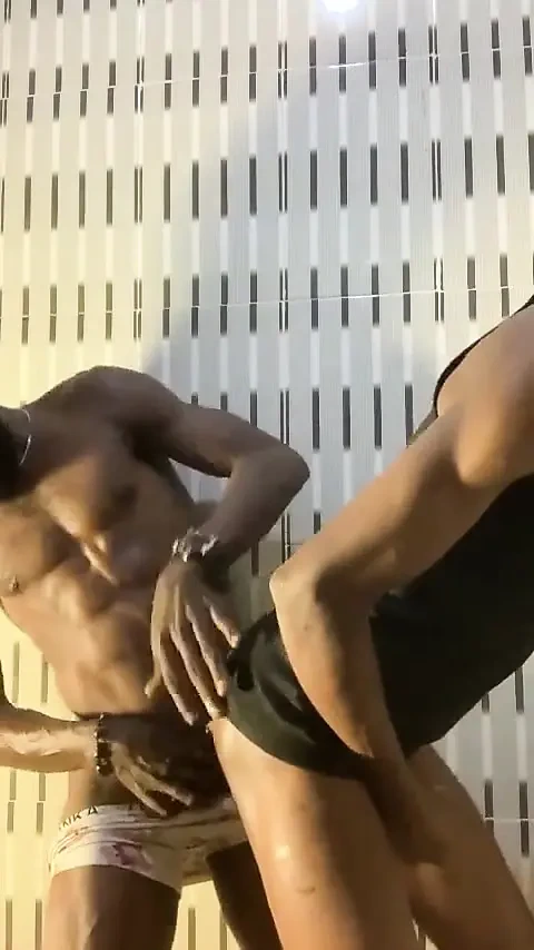 İyi sikişen adam o yarağı almakta iyiydi