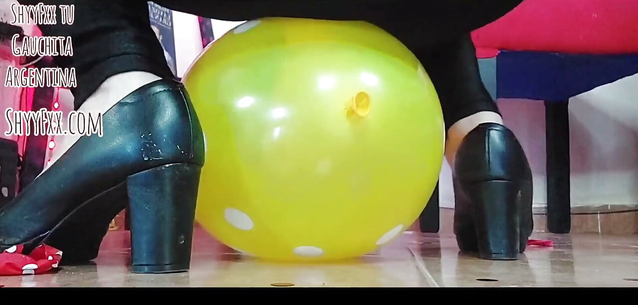 Shyyfxx herhangi bir şeyle seksi olup olmadığını görmek için beni test etti! Looner fetişi!