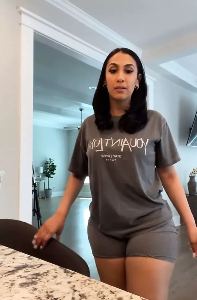 Kraliçe naija deve tırnağı ortaya çıkarır