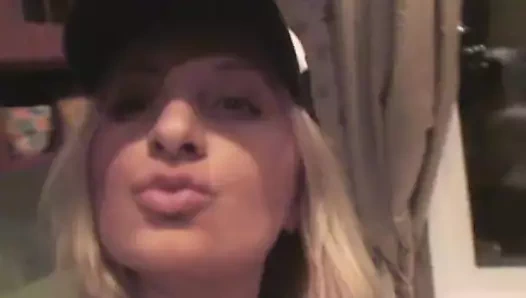 Yaramaz üniversiteli sürtük mutfakta her yerine boşalıyor