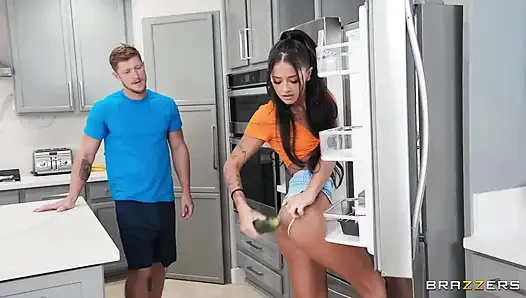 Brazzers - Ryan Reid хочет только одно, член в ее заднице, анальное удовольствие, пожалуйста