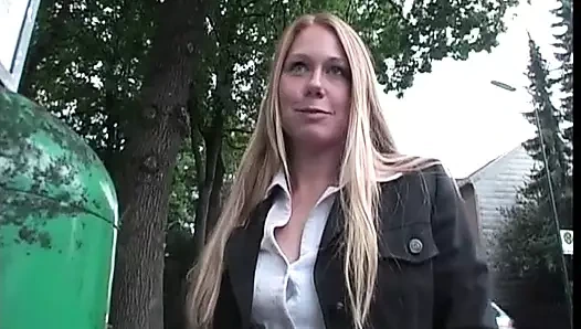 Bu sapık ve azgın komşular senin horoz tarafından becerdin olmak istiyor!