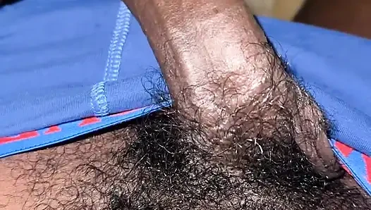 Koca zenci alışveriş merkezi tuvaletinde mastürbasyon yapıyor
