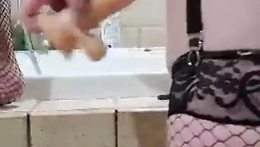 Mena mansour ve fahişe nicole