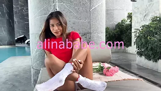 Yalnız 18 yaşındaki Taylandlı okuldan sonra kamerada twerk yapıyor