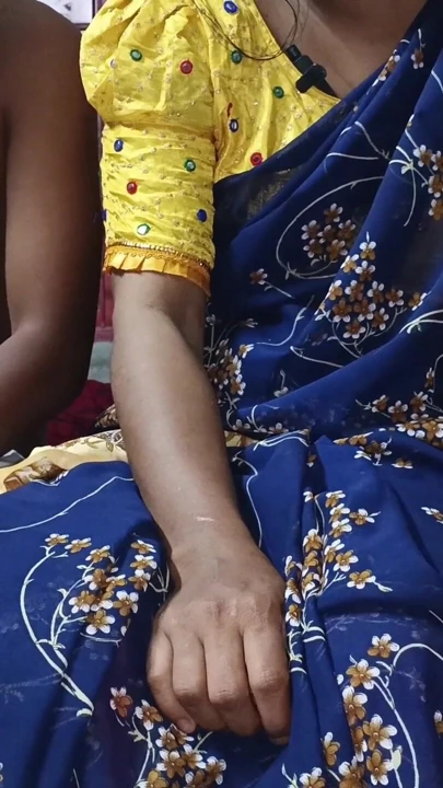 Bangladeşli üvey anne kızının erkek arkadaşı tarafından sert sikiliyor net edepsiz ses | Klip 1
