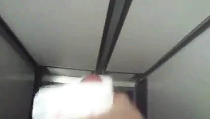 uçağın banyosunda mastürbasyon yapmak