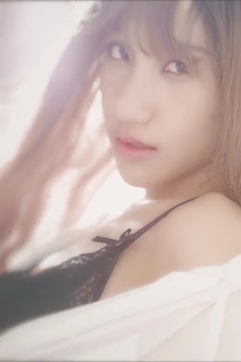 Minyon Çinli tatlı kız sikiliyor