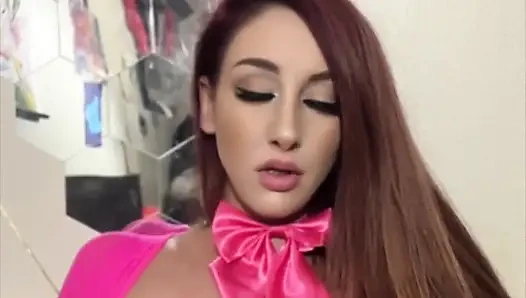 İngilizce olarak göğüslerimi nasıl emeceğim konusunda talimatlar veriyorum