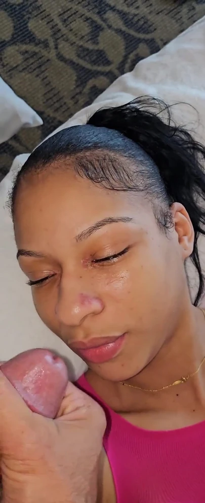 Чернокожая красотка Tiff Ray - это чистое удовольствие