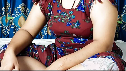 Üvey annemi sert sikiyorum, üvey annem üvey babamı özlüyor, bu yüzden sert yarağımı istiyor