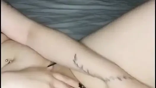 Yağlı Dildo Sikişi