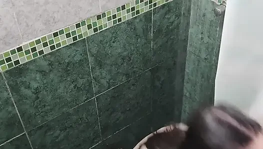 Ben Duş Alırken 25 Dakikalık Yasak Görünüm