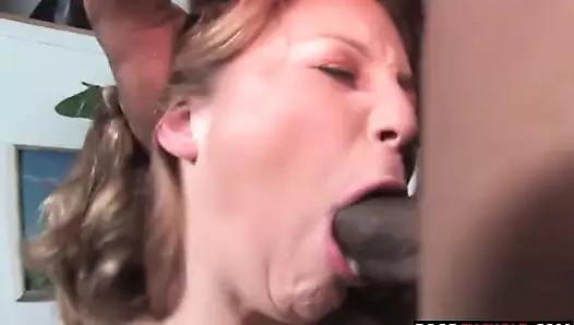 Hotwife aurora kar beceriyor ile iki siyah boğa