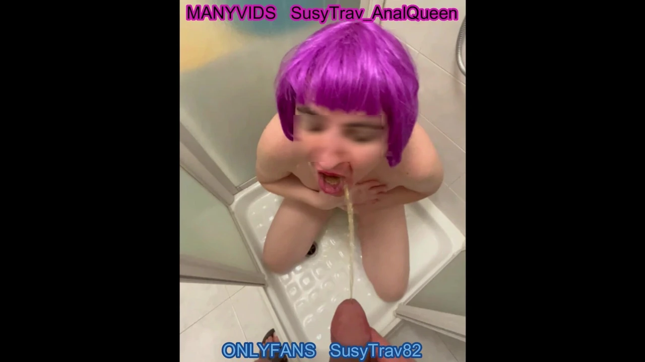 Altın duş (ağzıma ve çıplak vücudumun her yerine işiyor)