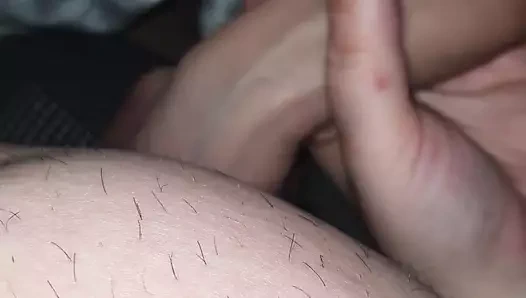 Harika yarak üvey anneden yumuşak elle mastürbasyon yapıyor