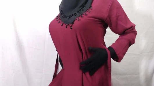 Güzel amena yenge içeride burqa ve tesettürlü seks yapıyor