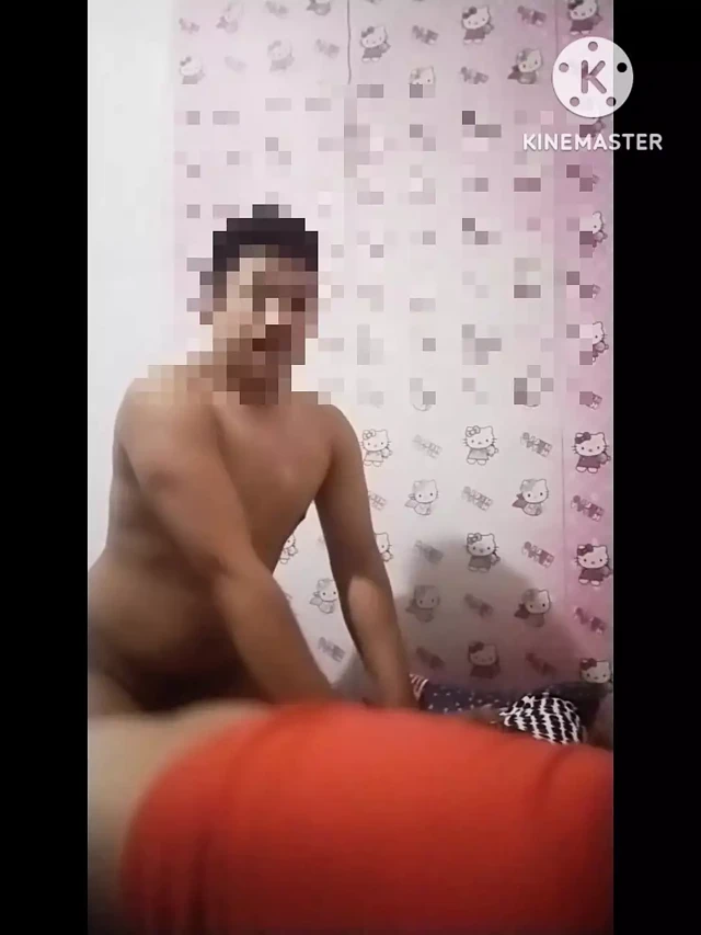 İri göğüslü ve tombul Filipinli kız arkadaşımla ev yapımı seks