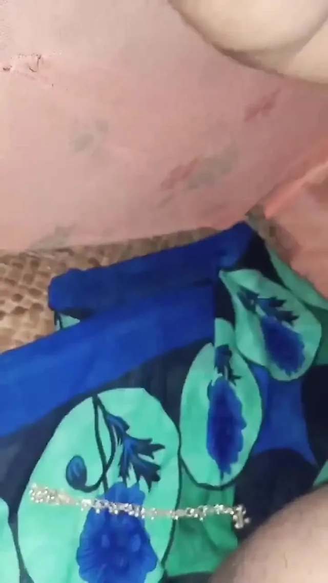 Üvey erkek kardeşim amcığımdan suyu çıkardı