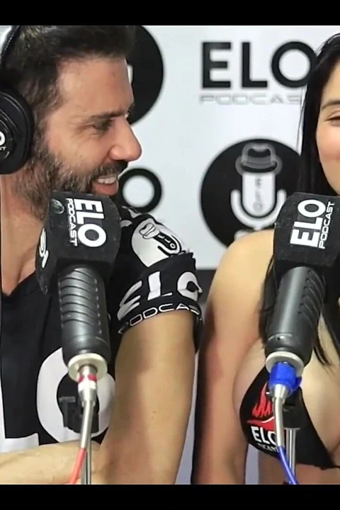 Elo podcast ile röportaj beni heyecanlandıran birçok baharatlı soruyla bitiyor Jenifer play