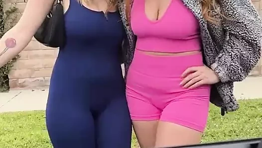 Büyük memeli zıplayan hatunlar angel youngs ve skylar snow