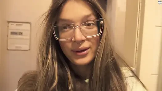 Kahvaltıda Nika Cyberslut ile kinky seks