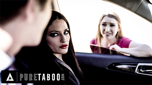 PURE TABOO богатый мужчина и его покорная жена Kissa Sins соблазнить автостопщицу Gracie May Green в их дом