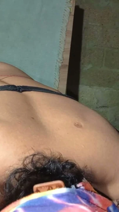 Dhire se daliye, bakire hu' - 18+ Hintli liseli kız edepsizce konuşuyor ve anal bekaretini kaybediyor | Klip 1