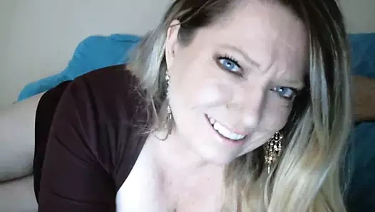 Sarışın anne fantezilerini keşfetmek için burada