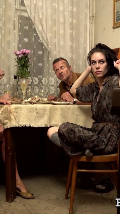 Susan'ın vahşi doğum günü (sapık aile) | Klip 1