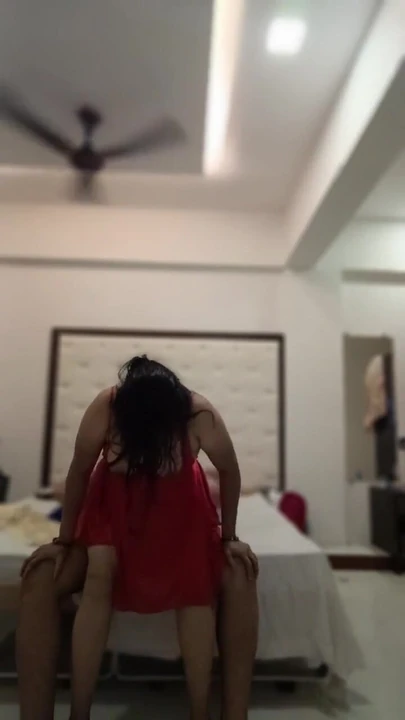 Падающий по челюсти момент от "тетушка дези скачет в отеле"