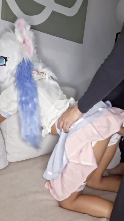 18+ maskeli itaatkar otaku kendini çok sert sikiyor