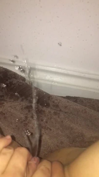 En iyi arkadaşlarımın gardırobuna işemek