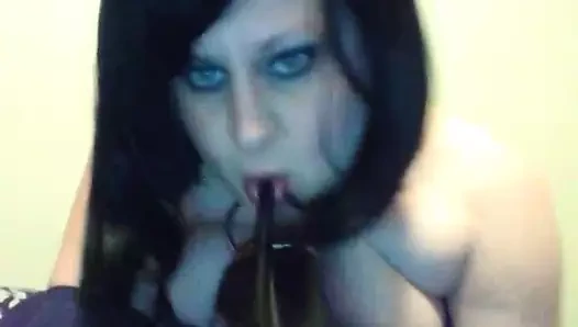 chubby beyaz sürtük squriting ile yüksek tutulan ayakkabı