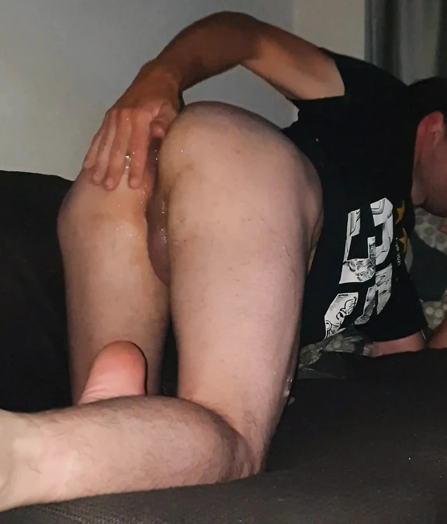 Kendi kendine anal yumruk sokma