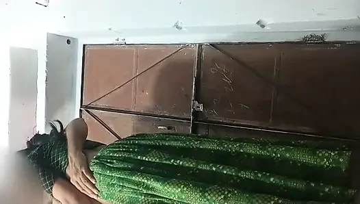 Hızlı seks. Gerçek yakalanan görüntüler.çift kameraya sert sikişiyor. Hintli kadın viral video