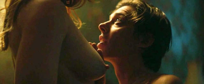 Ella Scott Lynch'in çıplak seks sahnesi scandalplanet.com