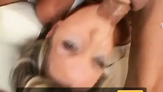 Courtney Cummz götünü siktiriyor