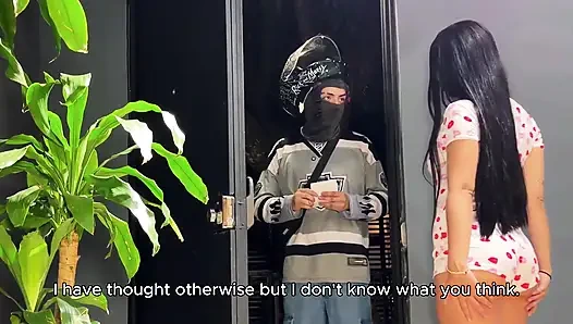 Güzel Kolombiyalı kadın borcunu ödeyemiyor... bu yüzden kocası yokken bacaklarını açıyor! - Uzay Yapımları