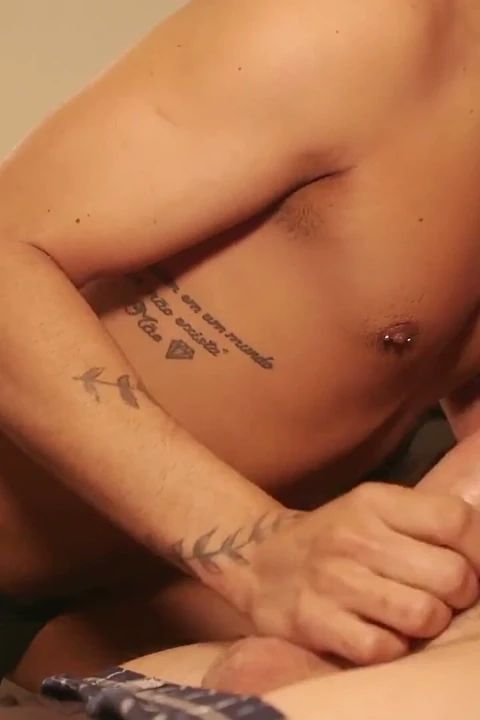 Santo Jorge Prezervatifsiz Smoth Twink Hole Raw Ile Sikişiyor