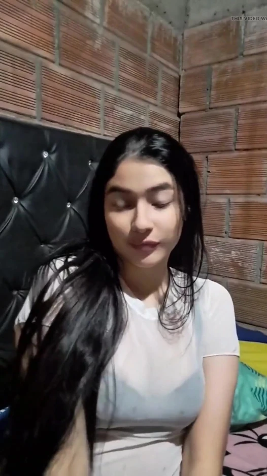 , Yulieth Kuzgun adımlı baştan çıkarmadan sonra gırtlağına kadar alma için yalvarıyor