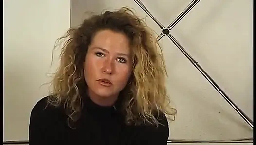 Esmer olgun bayan oyuncu seçmelerinde sert sikişiyor