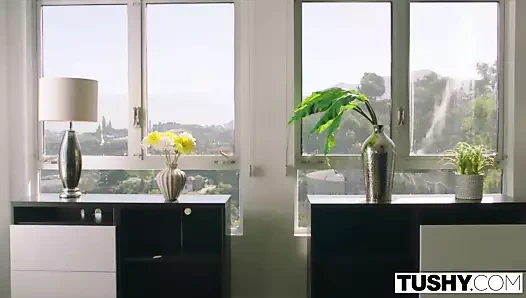 Tushy bu kolej öğrenci seviyor camming ve Başlarken esneme nöbeti m