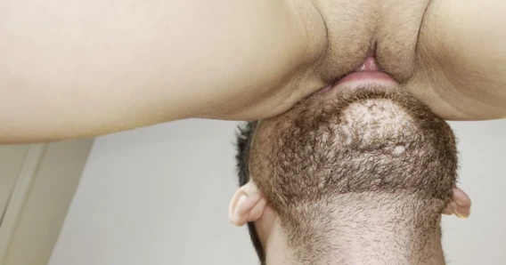Sikime binmeden önce amını yalıyorum, amcık yiyor, seksi vücut, dövme, sıkı amcık, ıslak amcık