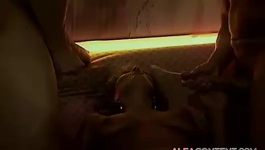 azgın sarışın kız var bir çift penetrasyon