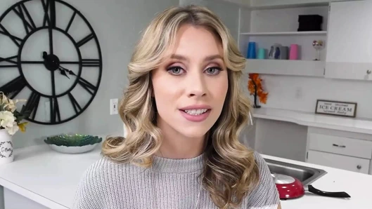 Vahşi ve çılgın üvey anne şok olan üvey oğluna yeni gelen cinsel arzularını ifade ediyor - pervmom