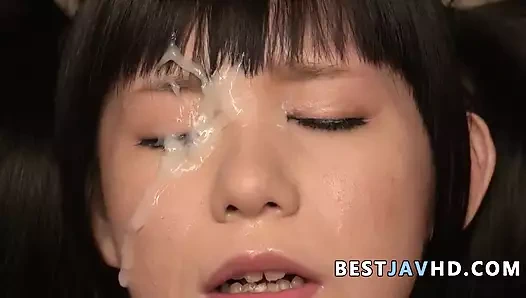 Marie Konishi dağınık Japon oyuncağını seviyor - harika jav xxx!