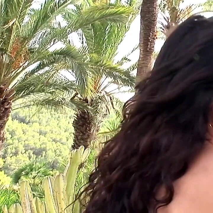 Esmer Hatun açık Havada Çıplak Şişmede Azdırıyor